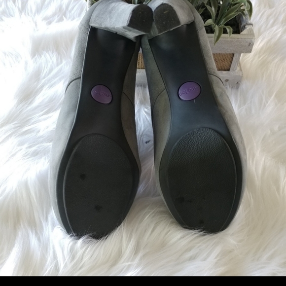 Shoes - Picture 7 of 7